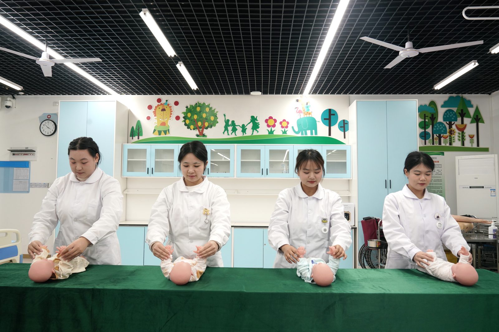 婴幼儿照护实训场景一