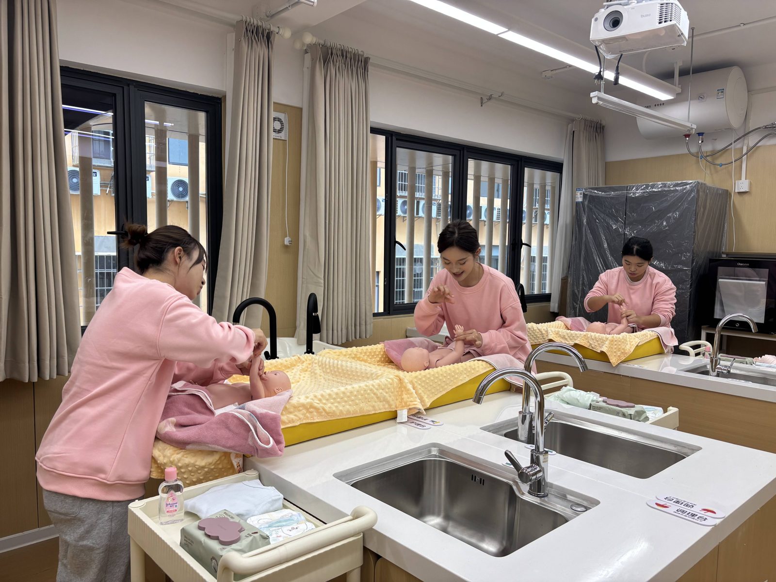 婴幼儿照护实训场景二